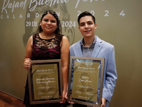 ¡Egresados que valen oro! Exalumnos de COBAES reciben premio “Rafael Buelna Tenorio”