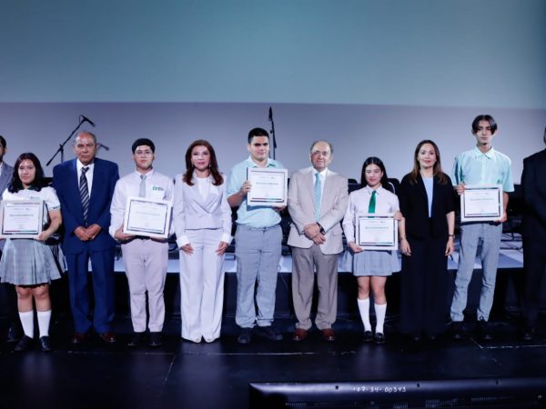 Orgullo COBAES: Reconocen a Bachilleres Ejemplares 2025 por su liderazgo, talento y compromiso